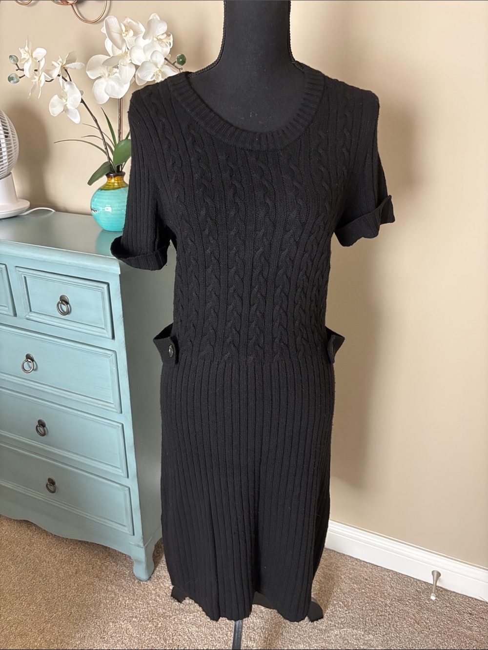 Banana Republic Luxury Cashmere Blend Black Knit Short-Sleeve Dress.  Size S/M. - Picture 4 of 9